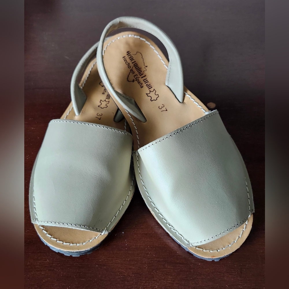 CLASSIC MENORQUINA SANDAL -NEW- EU 37-US 7  Beige